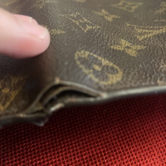 🧚🏻‍♂️CLERANCE 🧚🏻‍♂️Authentic wallet Louis Vuitton needs tlc - Picture 9 of 12